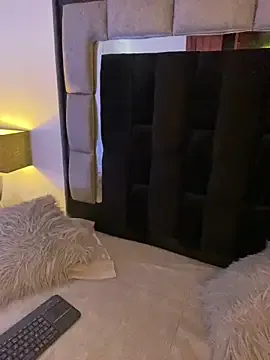 Earth_001 – webcam model profile photo Image 19