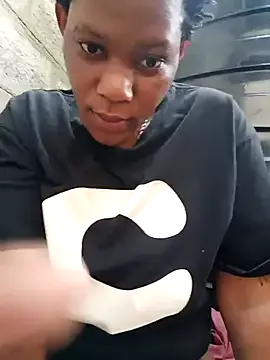 someone_sweet – webcam model profile photo Image 3