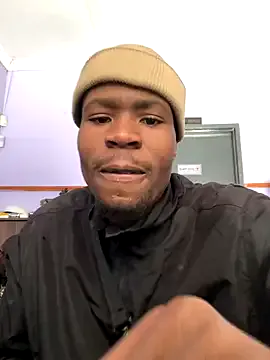 CarmeloA – webcam model profile photo Image 3