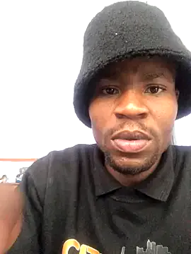 CarmeloA – webcam model profile photo Image 7