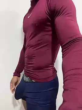 PabloArena – webcam model profile photo Image 3