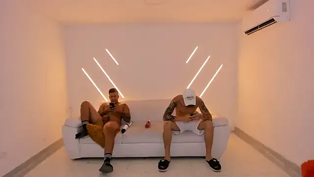 JulieRios – webcam model profile photo Image 10