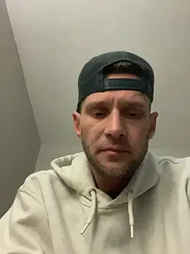 bisexualmilf – webcam model profile photo Image 9