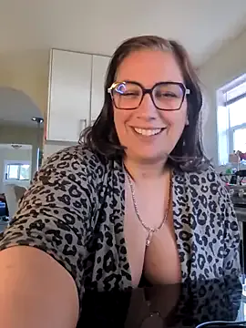 Canadian_BBW Image 5
