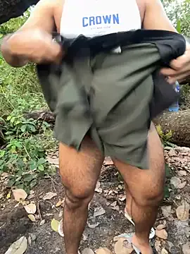 Earth_001 – webcam model profile photo Image 12