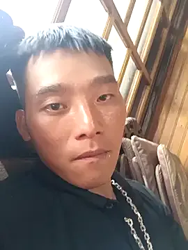 starvingo2002 – webcam model profile photo Image 9