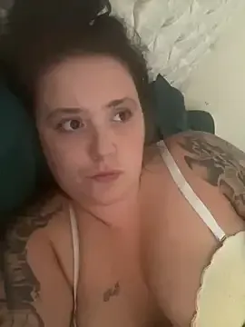 QYBOYS-001 – webcam model profile photo Image 3