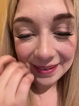 Earth_001 – webcam model profile photo Image 8