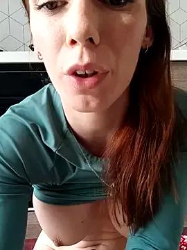 clara-francaise – webcam model profile photo