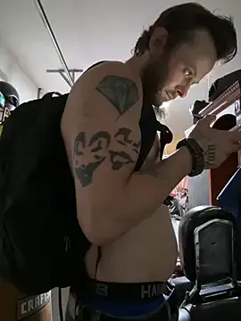 anhkiet_huang – webcam model profile photo Image 2