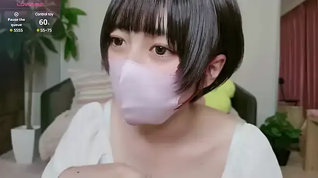 Megu_Melon – webcam model profile photo Image 3