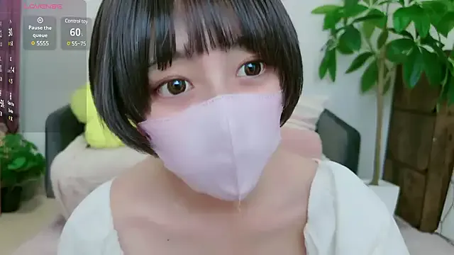 Megu_Melon – webcam model profile photo Image 5