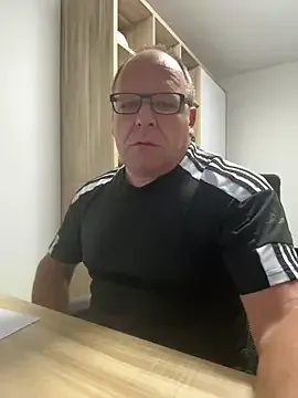 sandili – webcam model profile photo Image 12