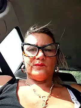 little_show_sexy – webcam model profile photo Image 14