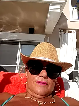 little_show_sexy – webcam model profile photo Image 15