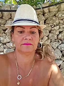 little_show_sexy – webcam model profile photo Image 6