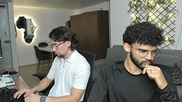 ariel_andcharlotte – webcam model profile photo Image 2