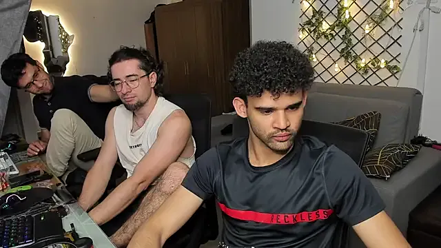 ariel_andcharlotte – webcam model profile photo Image 3