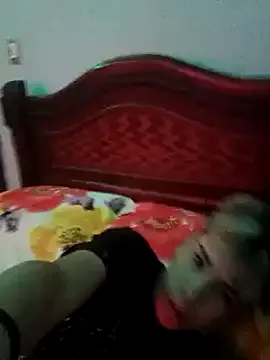 little_show_sexy – webcam model profile photo Image 7