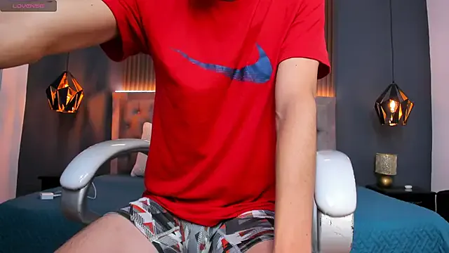 petalpage – webcam model profile photo Image 12