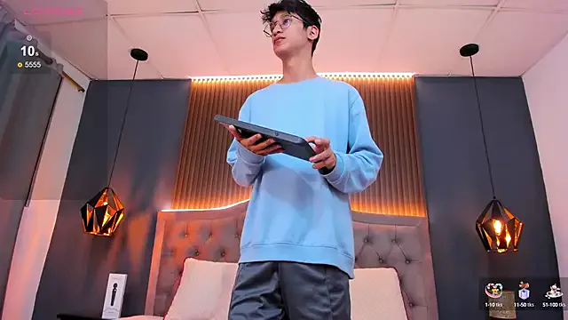 petalpage – webcam model profile photo Image 14