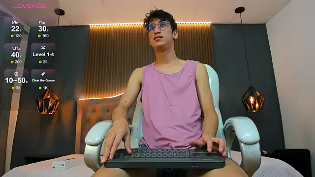 petalpage – webcam model profile photo Image 15