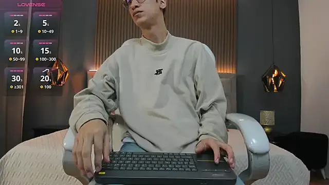 petalpage – webcam model profile photo Image 19