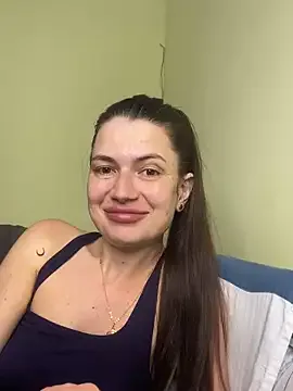 living_doll – webcam model profile photo Image 12