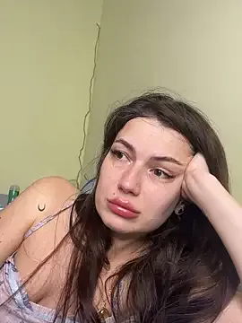 living_doll – webcam model profile photo Image 14