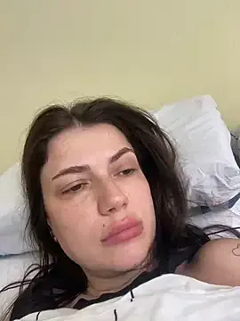 living_doll – webcam model profile photo Image 2