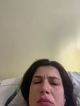 living_doll – webcam model profile photo Image 4