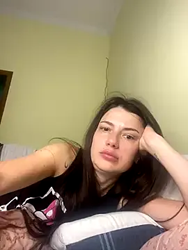 living_doll – webcam model profile photo Image 7