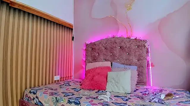 Take1668 – webcam model profile photo Image 8