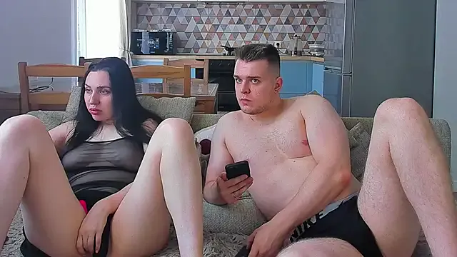 roouse – webcam model profile photo Image 3