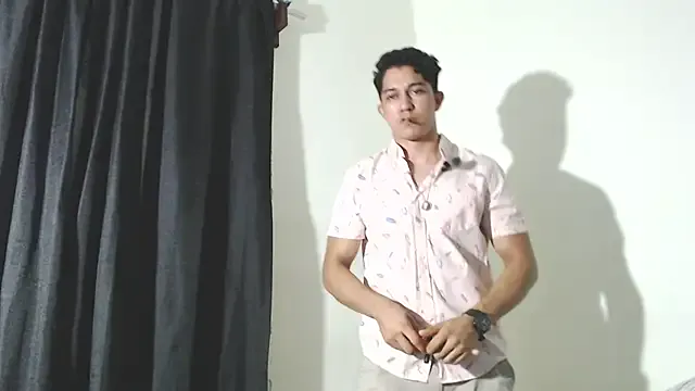 Todays_Dream – webcam model profile photo Image 5