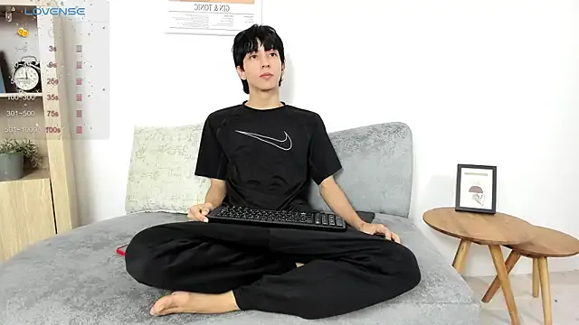 leviavillat – webcam model profile photo Image 10