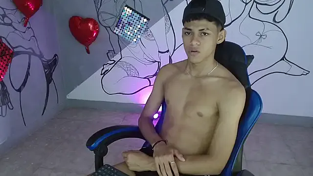 hornyshow_tv – webcam model profile photo Image 4