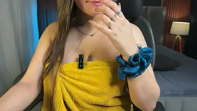 skinny_candy18 – webcam model profile photo Image 13