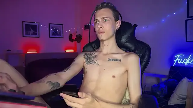 bisexualmilf – webcam model profile photo Image 5