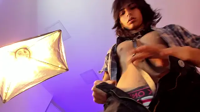 DomManlyGuy – webcam model profile photo Image 3