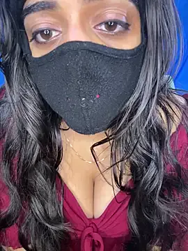 IORio2 – webcam model profile photo Image 5