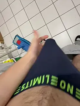 Earth_001 – webcam model profile photo Image 12