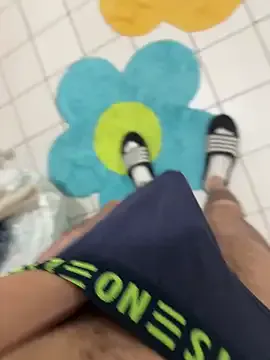 Earth_001 – webcam model profile photo Image 8