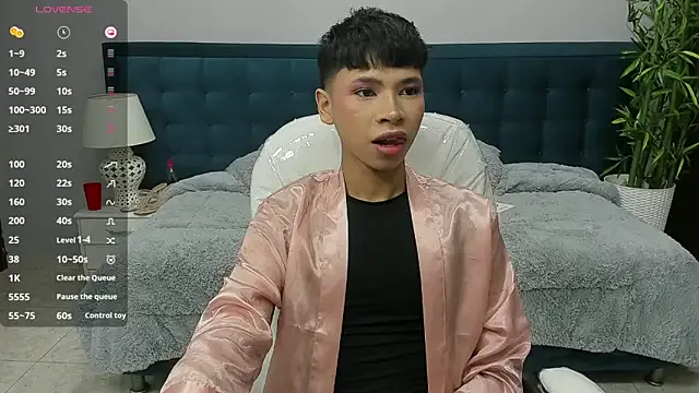 blissence – webcam model profile photo Image 16