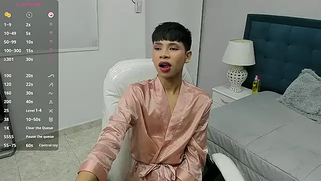 blissence – webcam model profile photo Image 19