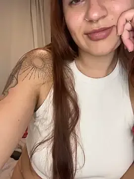 evelune – webcam model profile photo Image 17