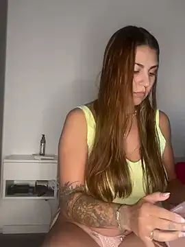 evelune – webcam model profile photo Image 2