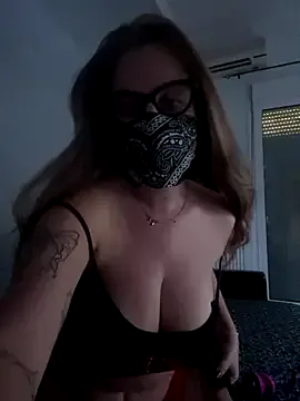 loving_ladies – webcam model profile photo Image 3