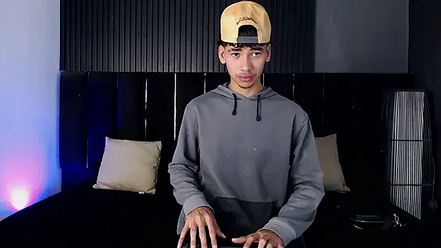 shyguycurious5 – webcam model profile photo Image 8