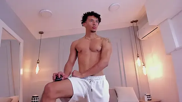 hornyshow_tv – webcam model profile photo Image 13